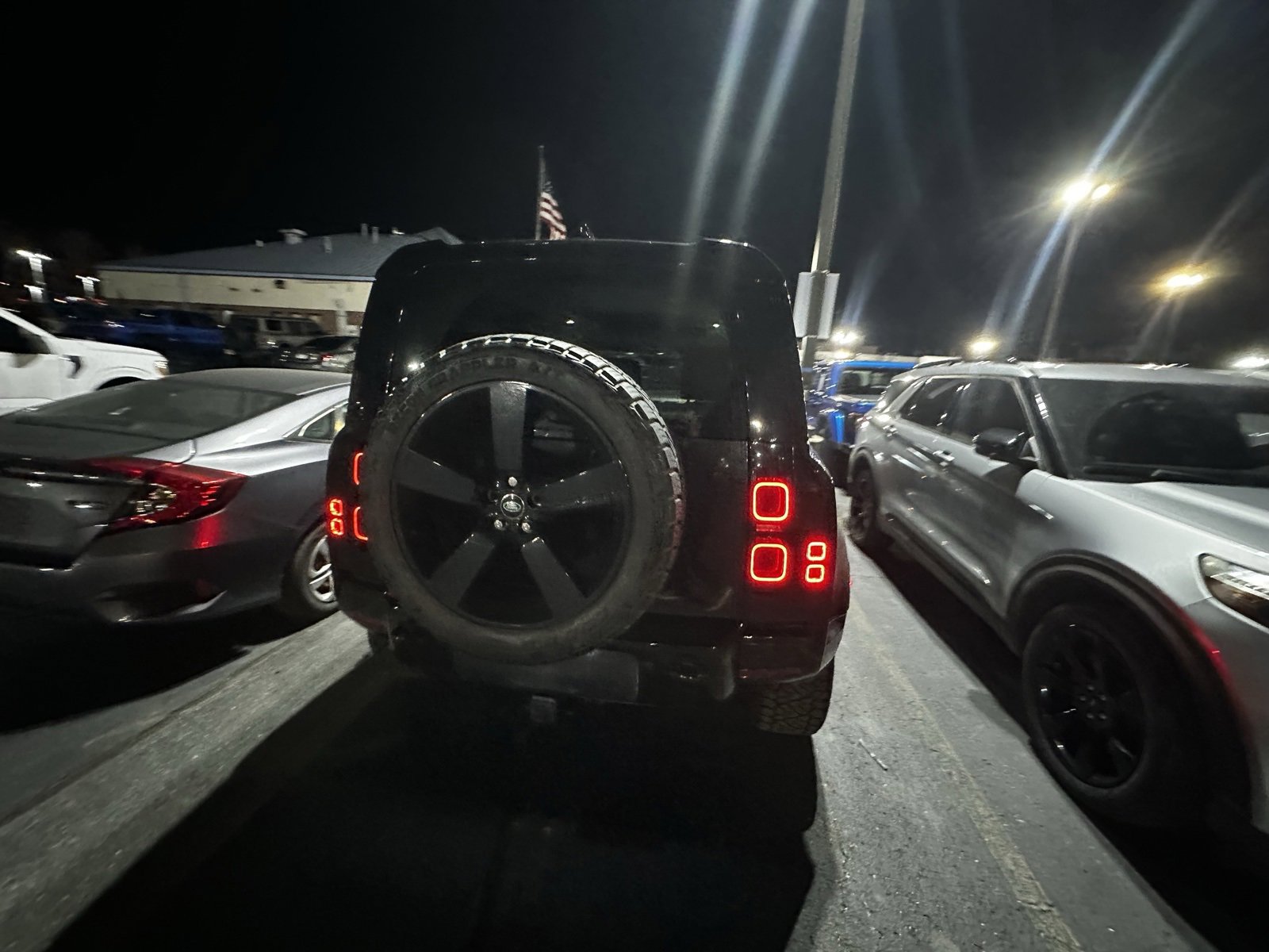 Used 2024 Land Rover Defender 110 X-Dynamic SE image 5