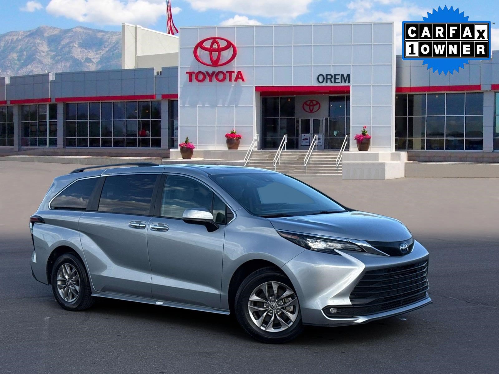 Used 2025 Toyota Sienna XLE