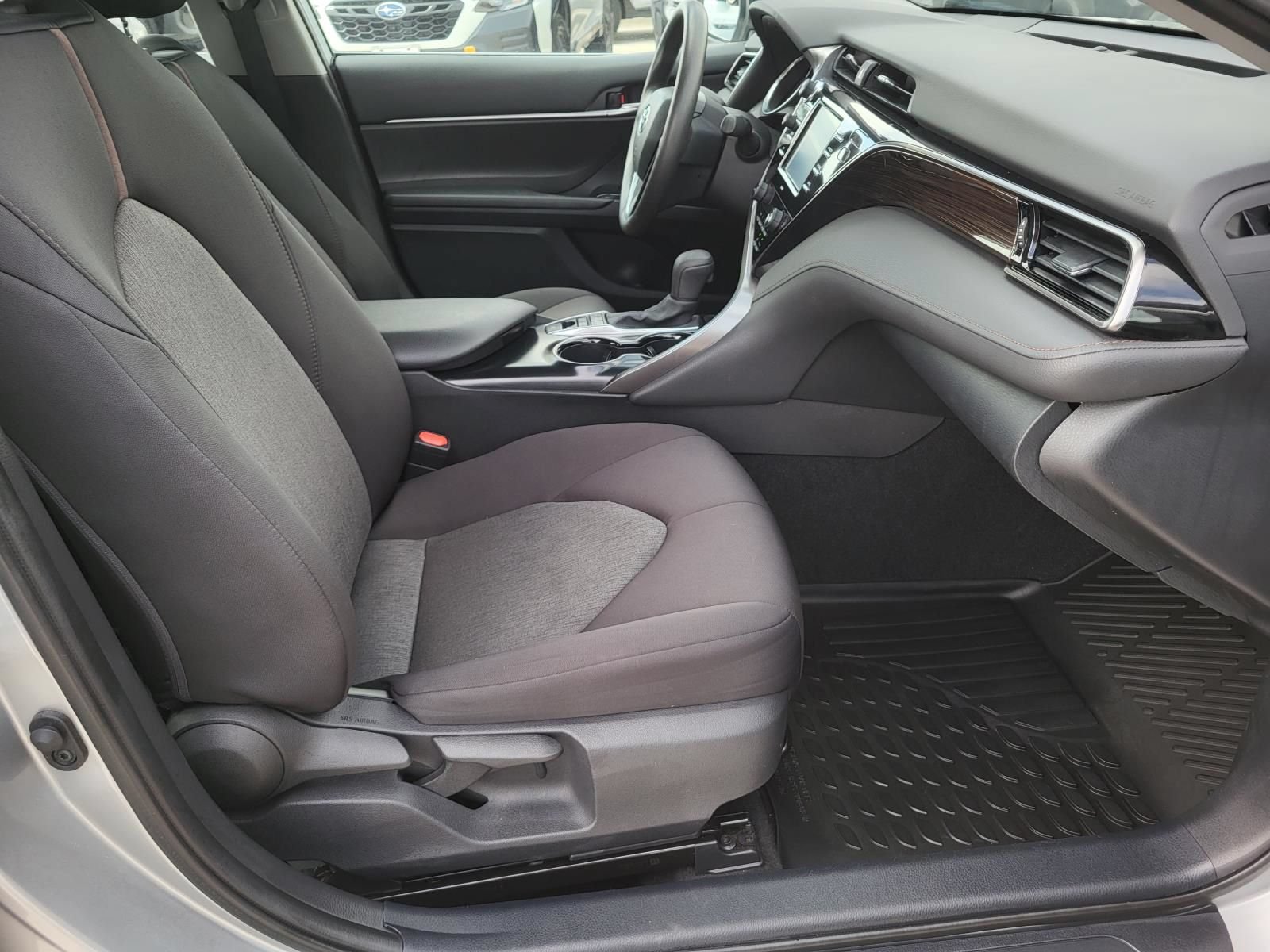Used 2020 Toyota Camry LE FWD image 9