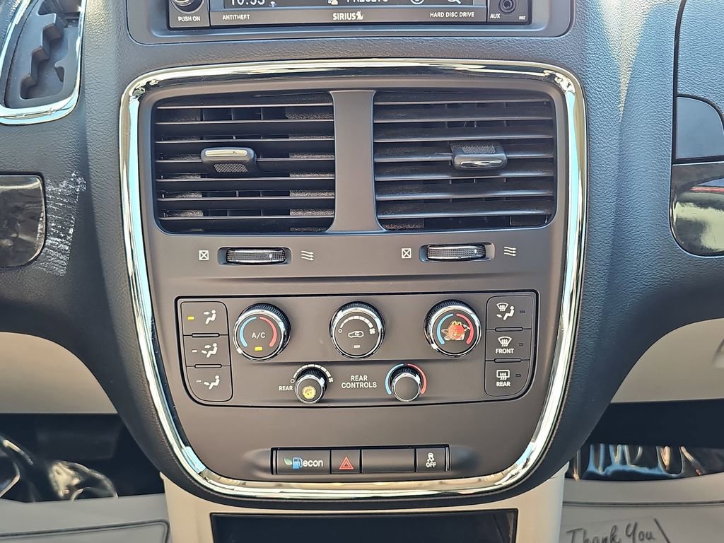Used 2020 Dodge Grand Caravan SE w/ UConnect Hands-Free Group image 27