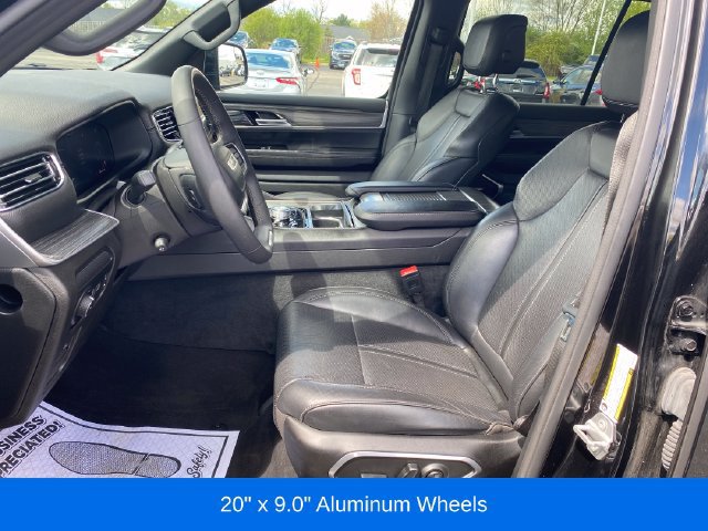 Used 2023 Jeep Wagoneer Series III w/ Preferred Equipment Group AWD/4WD image 15