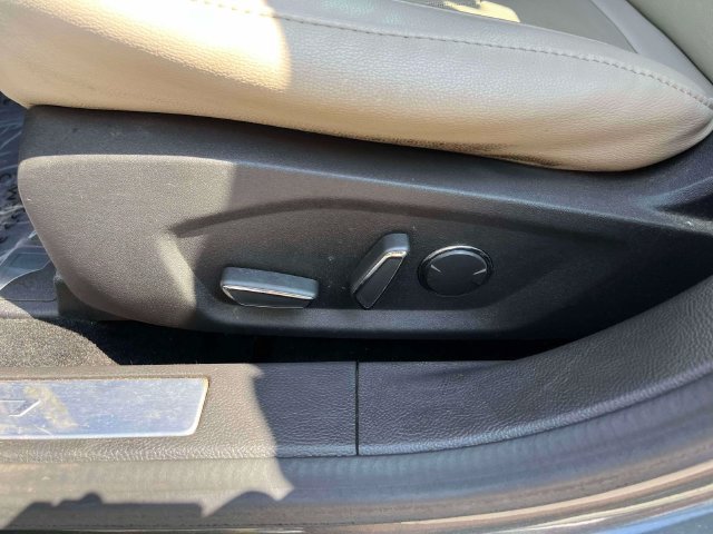 Used 2015 Ford Fusion Titanium FWD image 28
