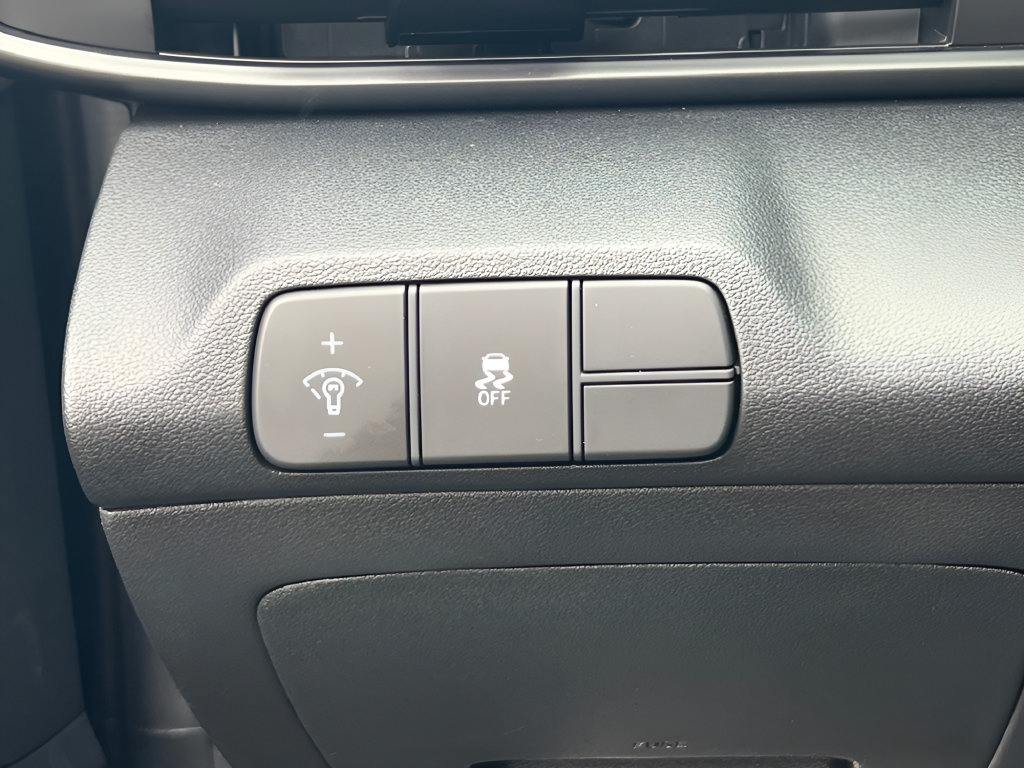 Certified 2026 Hyundai Elantra Sport FWD image 19