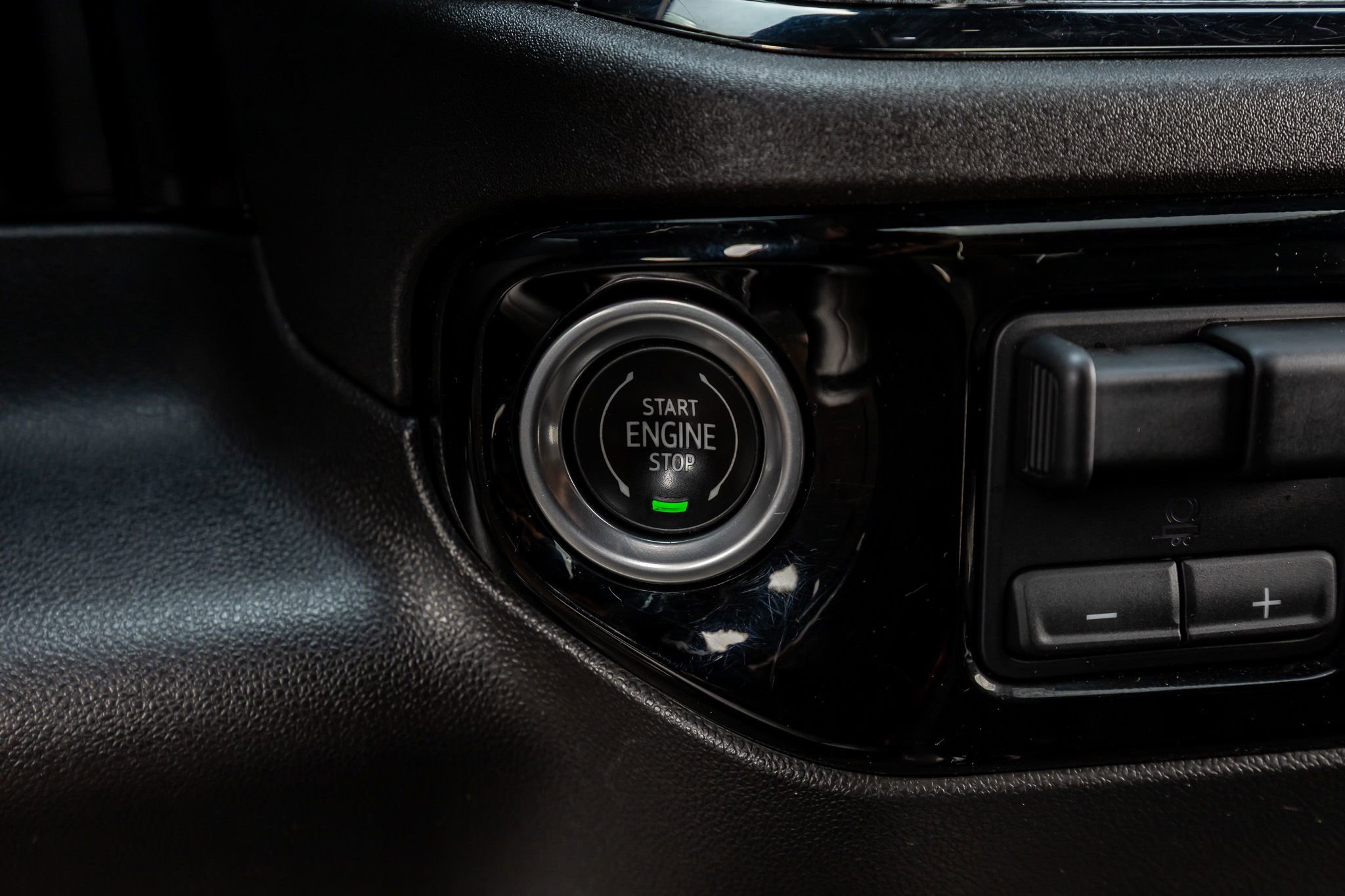 Used 2022 Chevrolet Silverado 1500 ZR2 w/ Technology Package AWD/4WD image 23