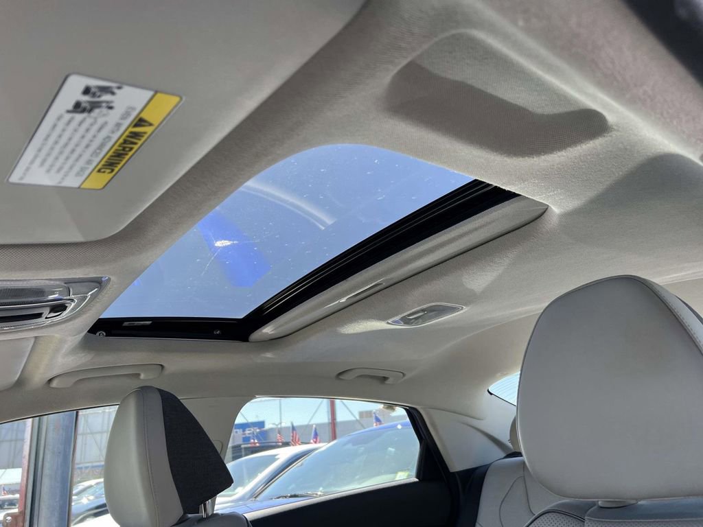 Certified 2023 Hyundai Elantra Limited FWD image 21