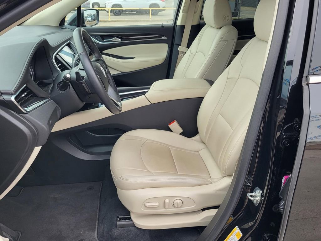 Used 2023 Buick Enclave Essence w/ Sport Touring Edition image 17