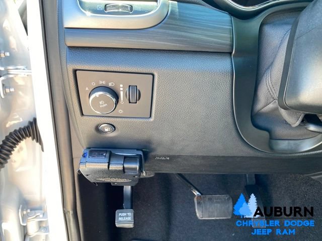 Used 2022 Jeep Grand Cherokee Laredo E AWD/4WD image 37