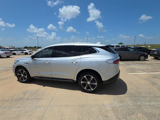 Used 2022 Buick Enclave Essence w/ Sport Touring Edition FWD image 9