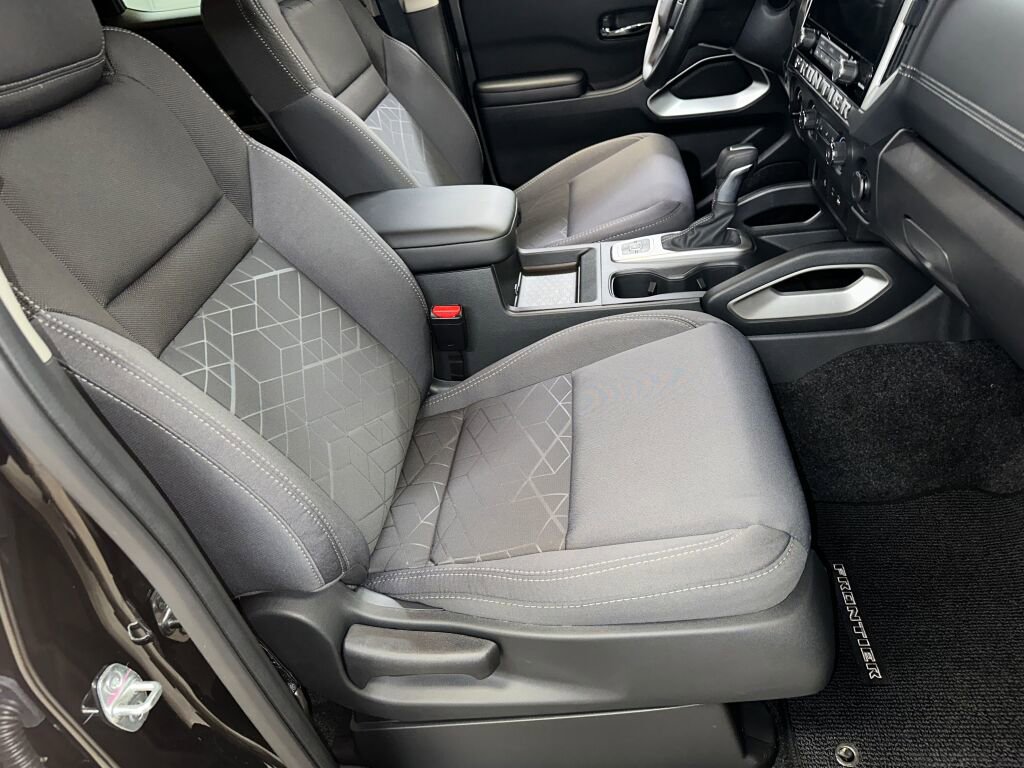 Used 2026 Nissan Frontier SV w/ Tow Package image 30