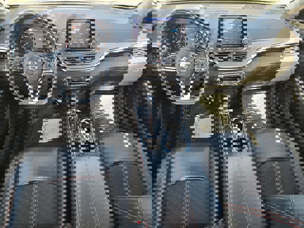 Used 2024 Nissan Altima 2.5 SR image 9