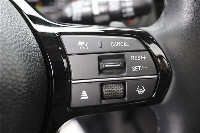 Used 2025 Honda Pilot Elite image 16