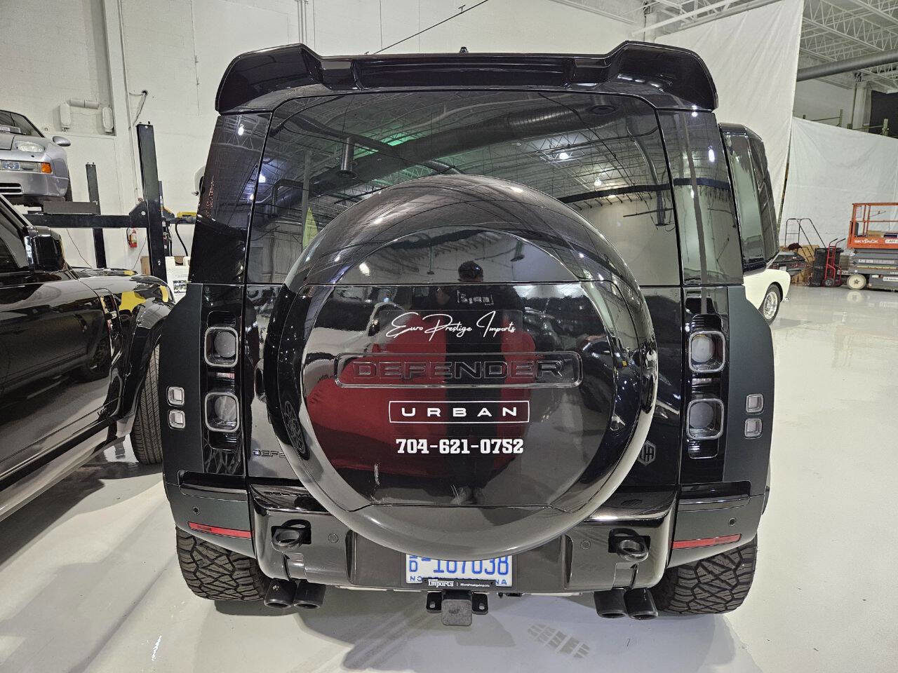 Used 2025 Land Rover Defender 110 V8 image 31