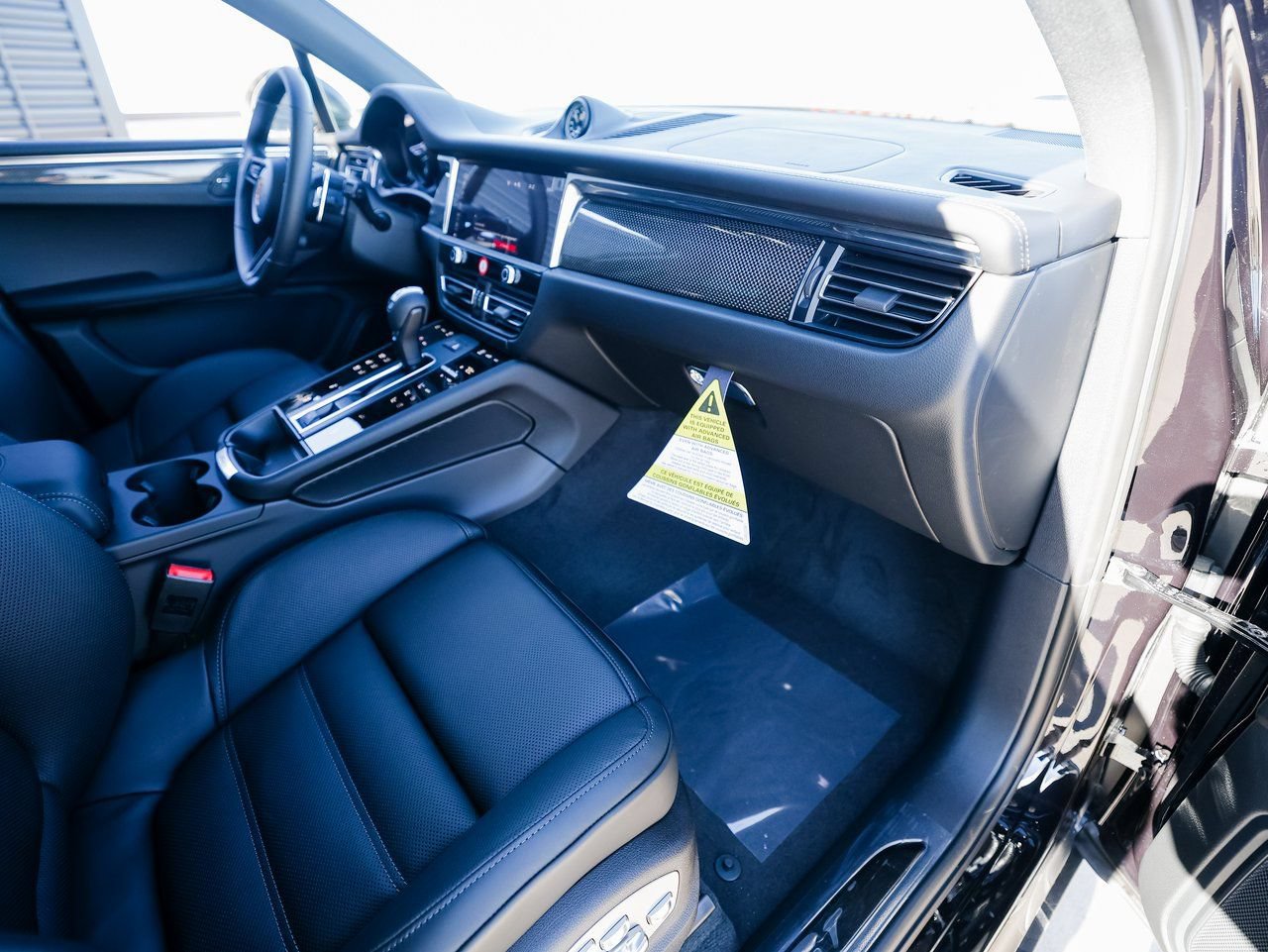 Certified 2026 Porsche Macan Turbo AWD/4WD image 27