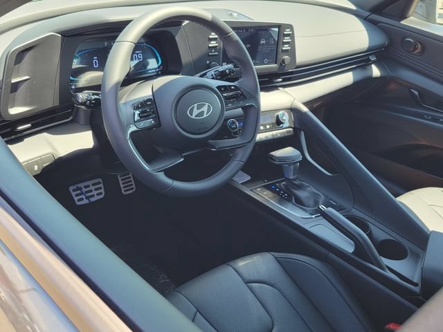 New 2026 Hyundai Elantra SEL Sport FWD image 5