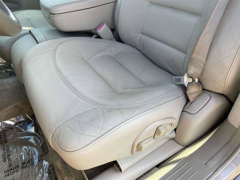 Used 2003 Cadillac De Ville w/ Comfort & Convenience Package FWD image 75