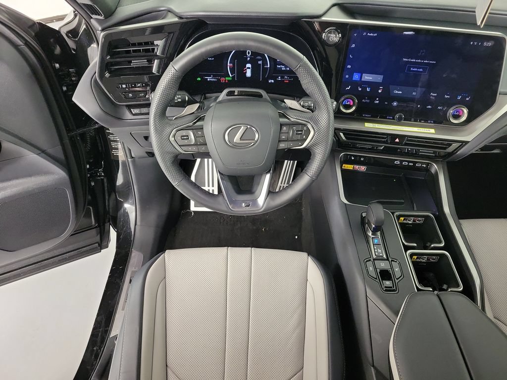 Used 2026 Lexus TX 500h AWD w/ Technology Package image 15