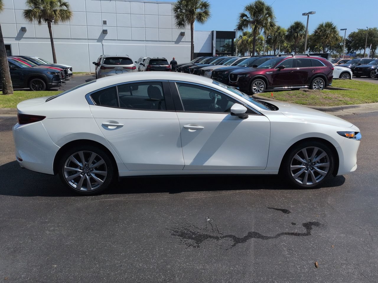 Used 2022 MAZDA MAZDA3 s FWD image 3