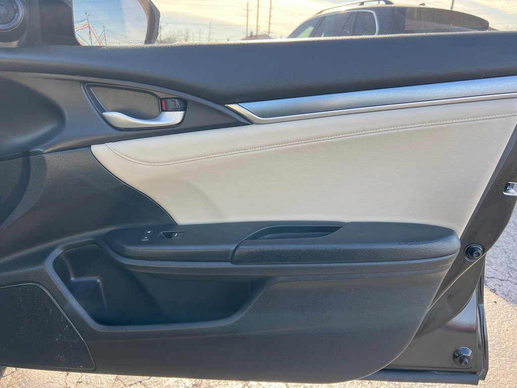 Used 2018 Honda Civic EX-L image 15