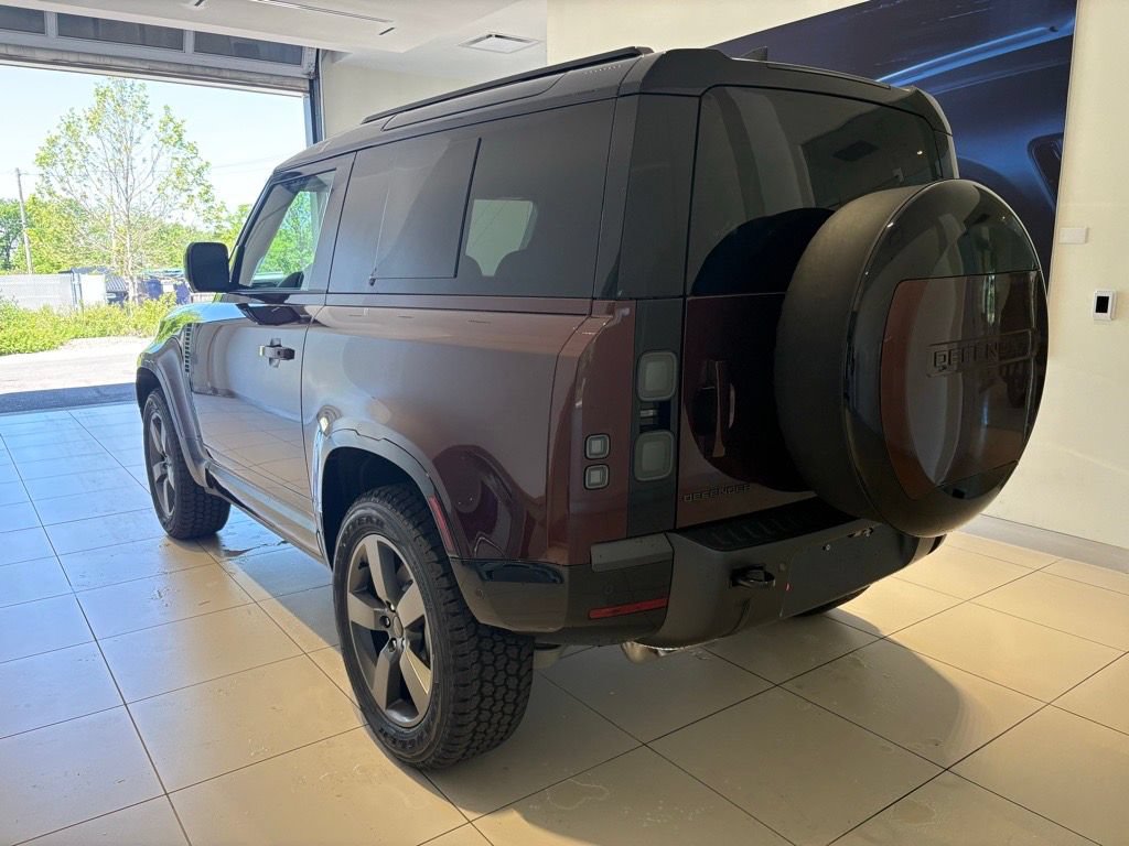 New 2026 Land Rover Defender 90 X-Dynamic SE AWD/4WD image 8