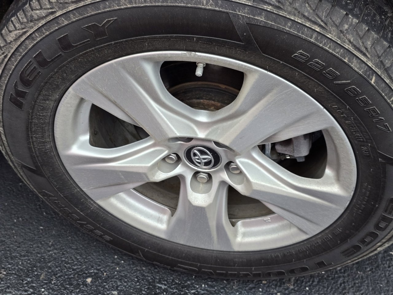 Used 2019 Toyota RAV4 LE image 22