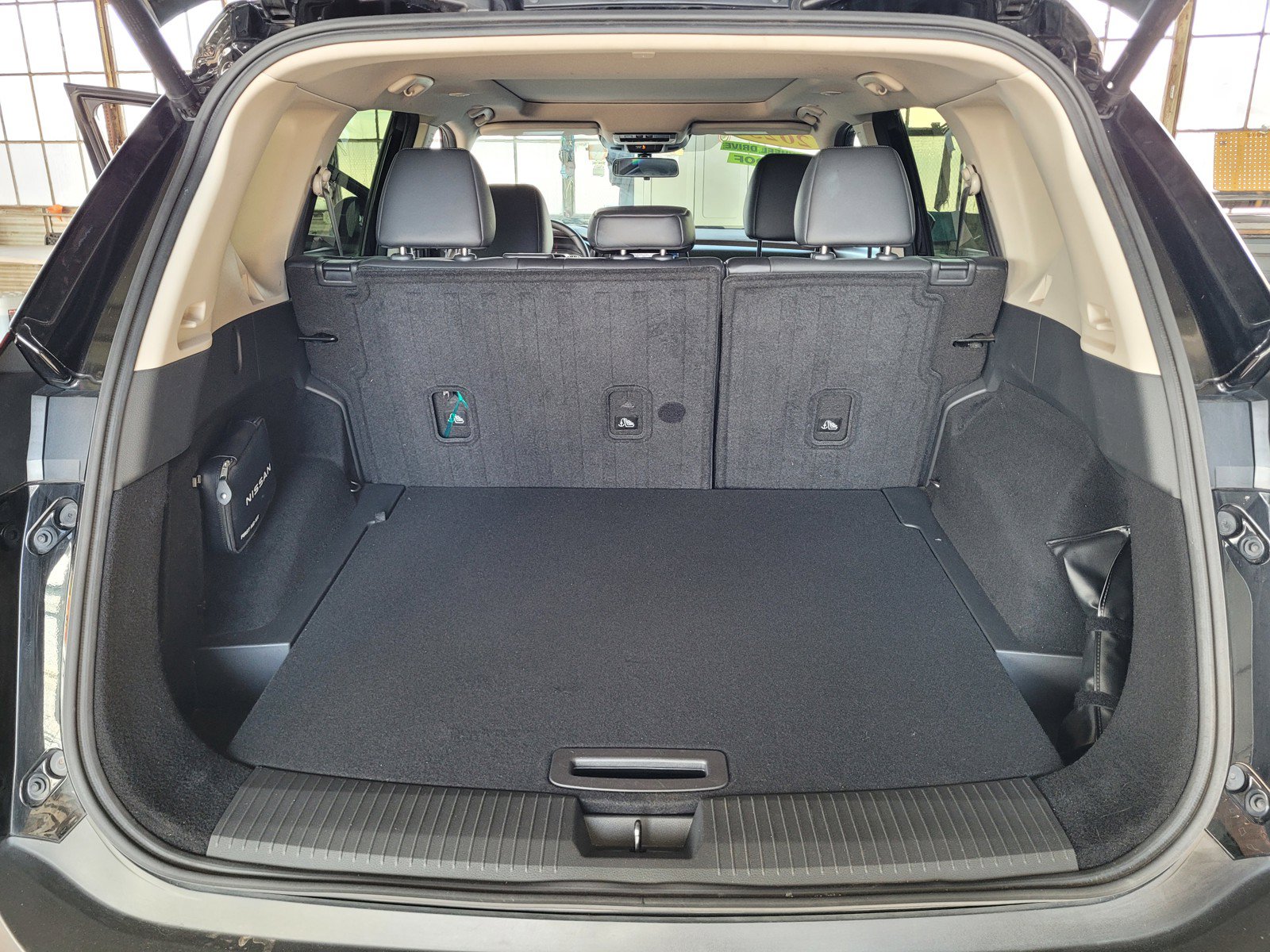 Certified 2023 Nissan Rogue SV w/ SV Premium B Package AWD/4WD image 19