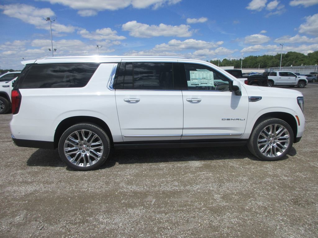 New 2026 GMC Yukon XL Denali w/ Denali Reserve Package AWD/4WD image 3