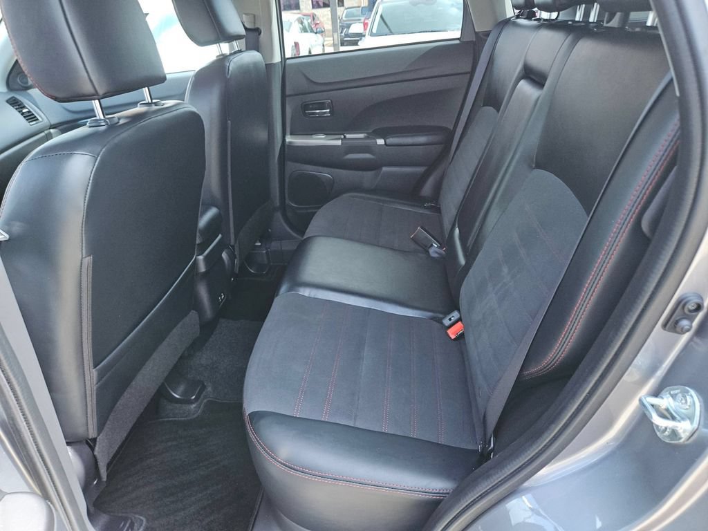 Used 2025 Mitsubishi Outlander Sport SE AWD/4WD image 27