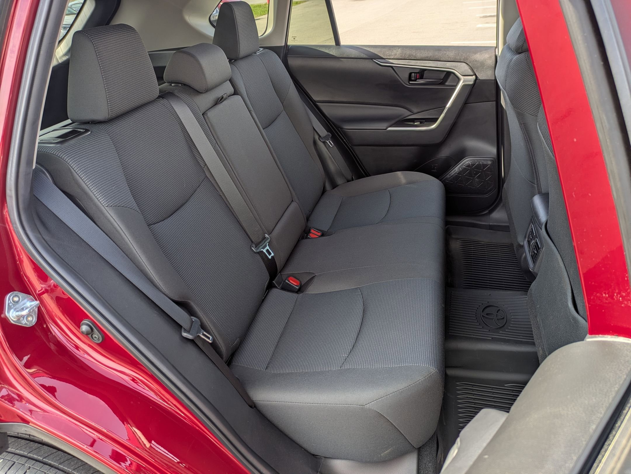 Used 2023 Toyota RAV4 LE AWD/4WD image 19
