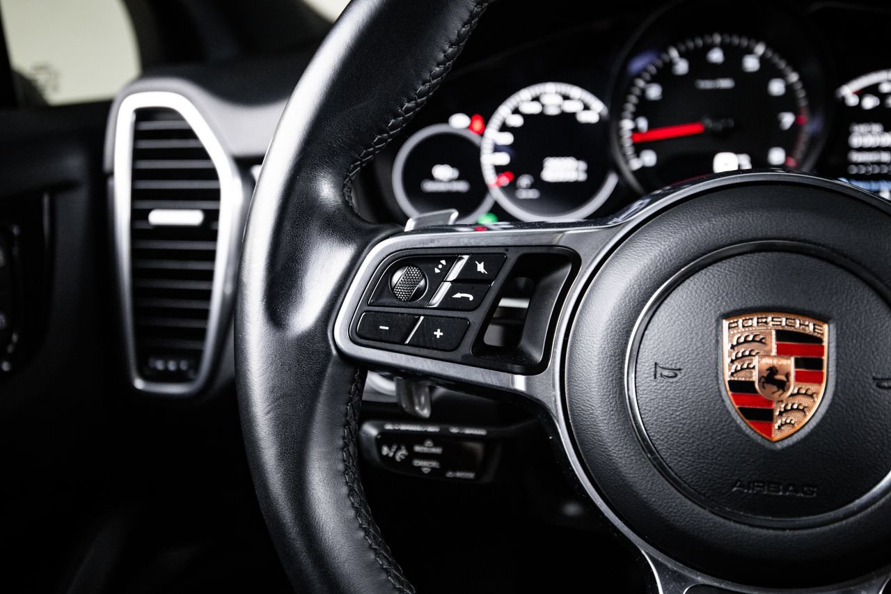 Certified 2023 Porsche Cayenne Coupe AWD/4WD image 17