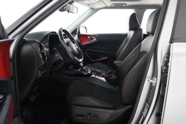 Used 2024 Kia Soul GT-Line w/ Option Group 020 FWD image 16