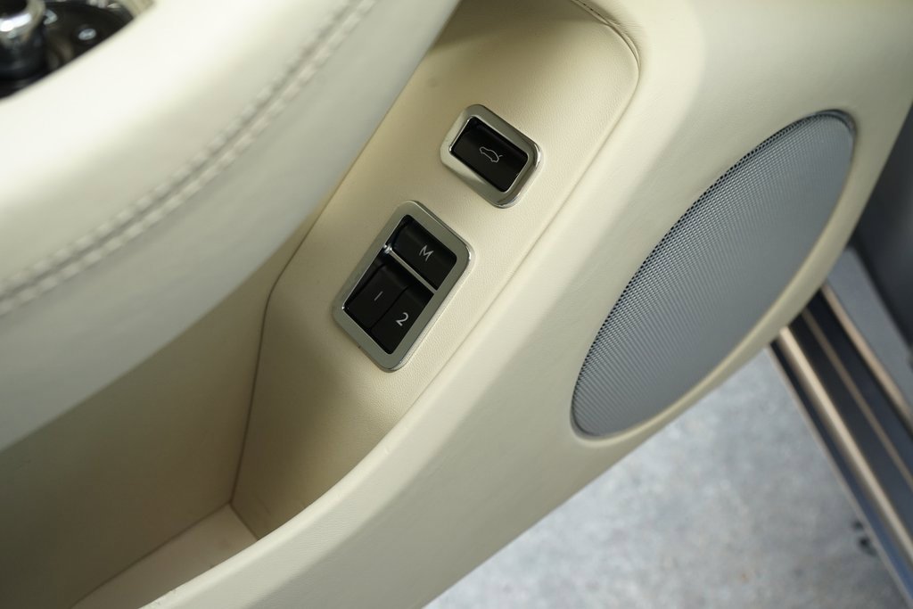 Used 2021 Bentley Flying Spur V8 image 29