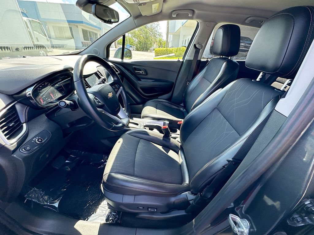 Used 2018 Chevrolet Trax LT w/ LT Convenience Package FWD image 19