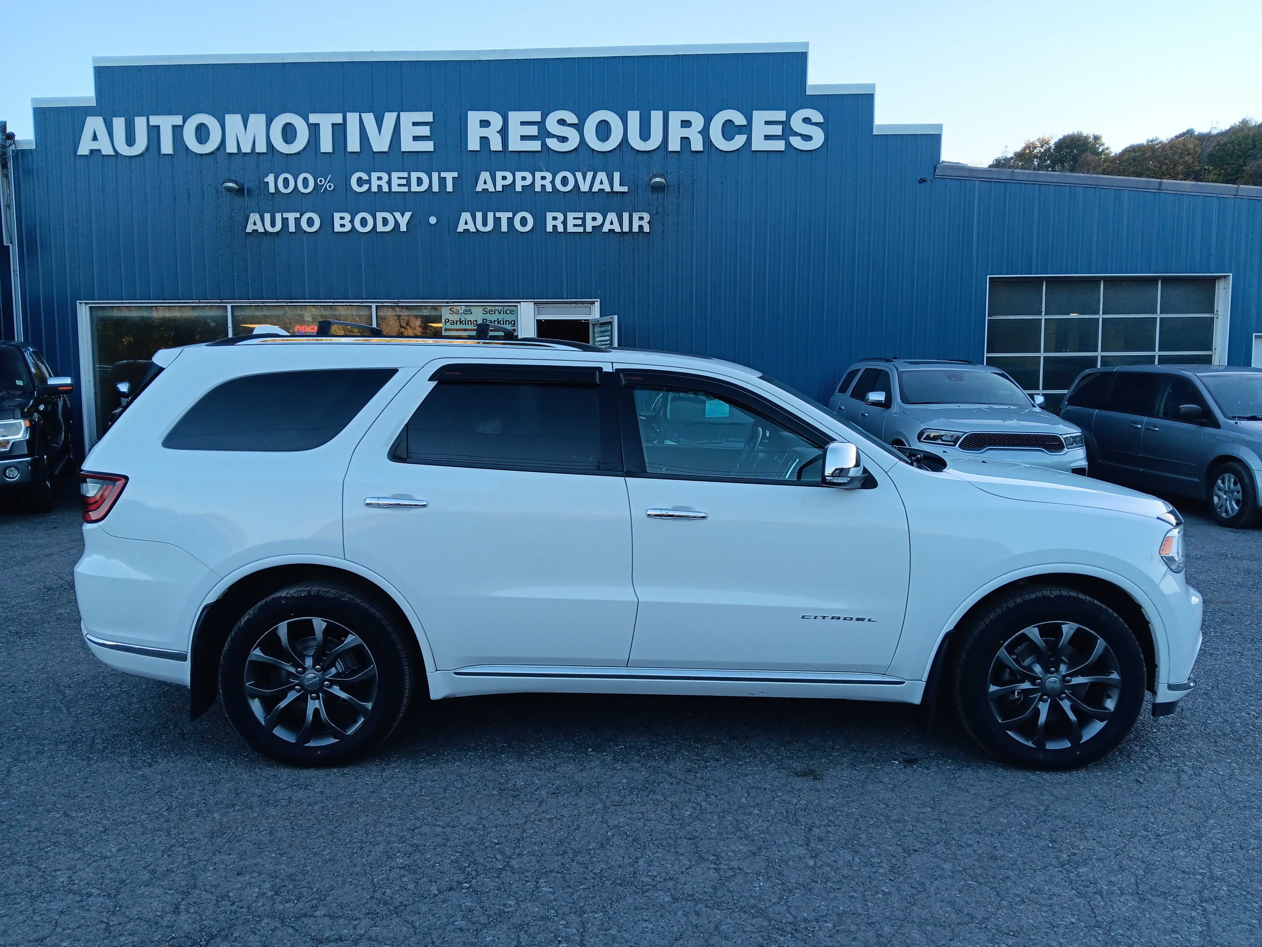 Used 2017 Dodge Durango Citadel w/ Technology Group AWD/4WD image 6