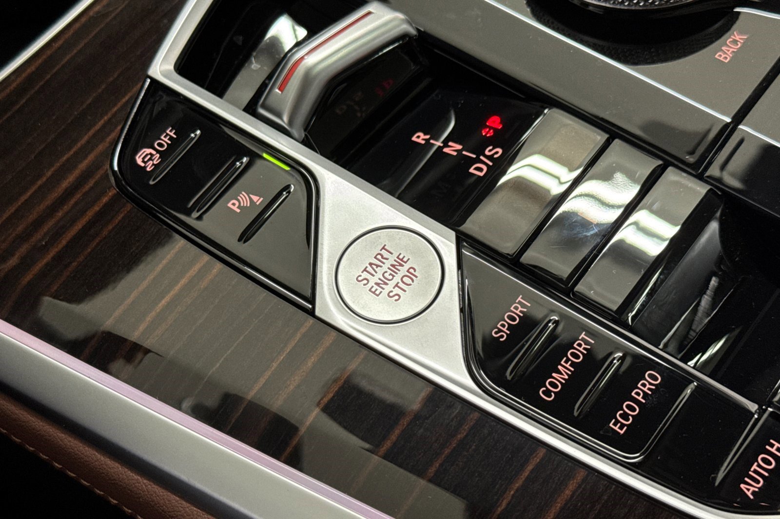 Used 2026 BMW X5 sDrive40i w/ Climate Comfort Package RWD image 29