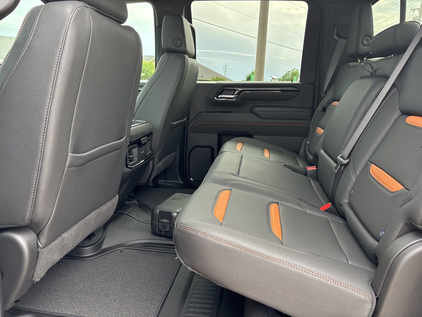 New 2026 GMC Sierra 2500 AT4 w/ AT4 Premium Plus Package AWD/4WD image 17