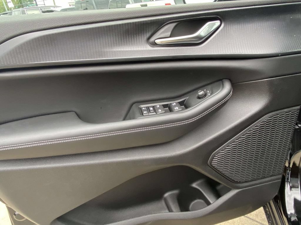 New 2026 Jeep Grand Cherokee L 2WD image 14