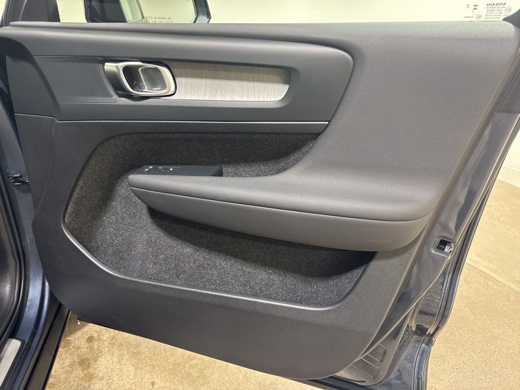 Used 2026 Volvo XC40 B5 Core w/ Climate Package image 26