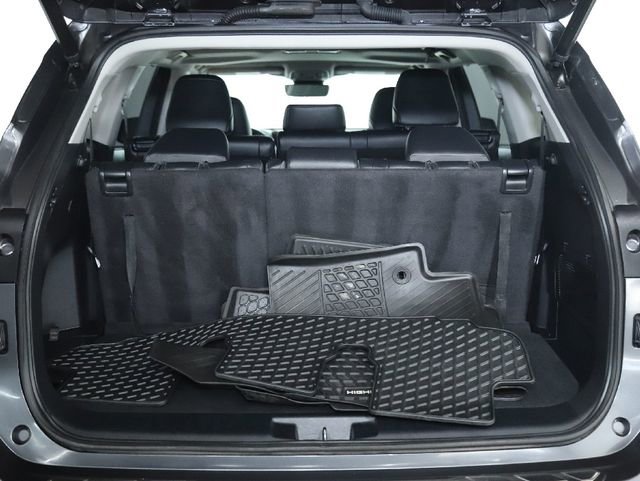 Used 2023 Toyota Highlander Limited image 19
