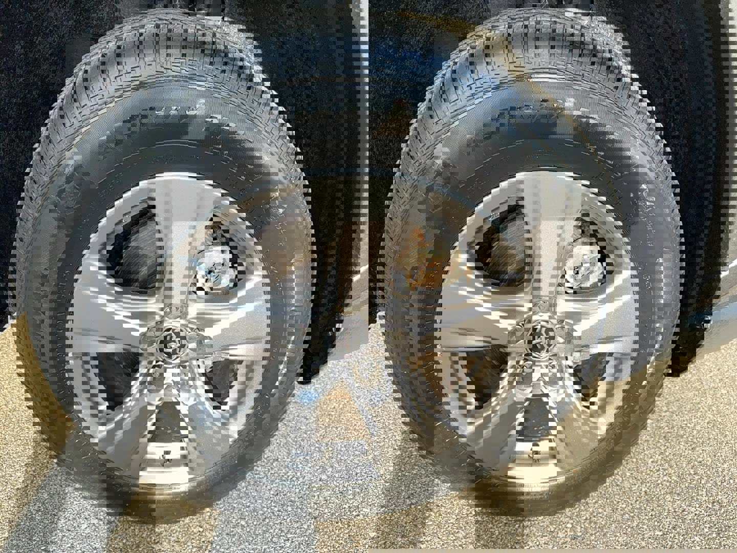 Used 2022 Toyota RAV4 XLE image 11