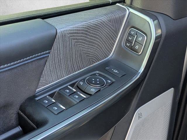 Used 2025 Ford F350 Platinum AWD/4WD image 12