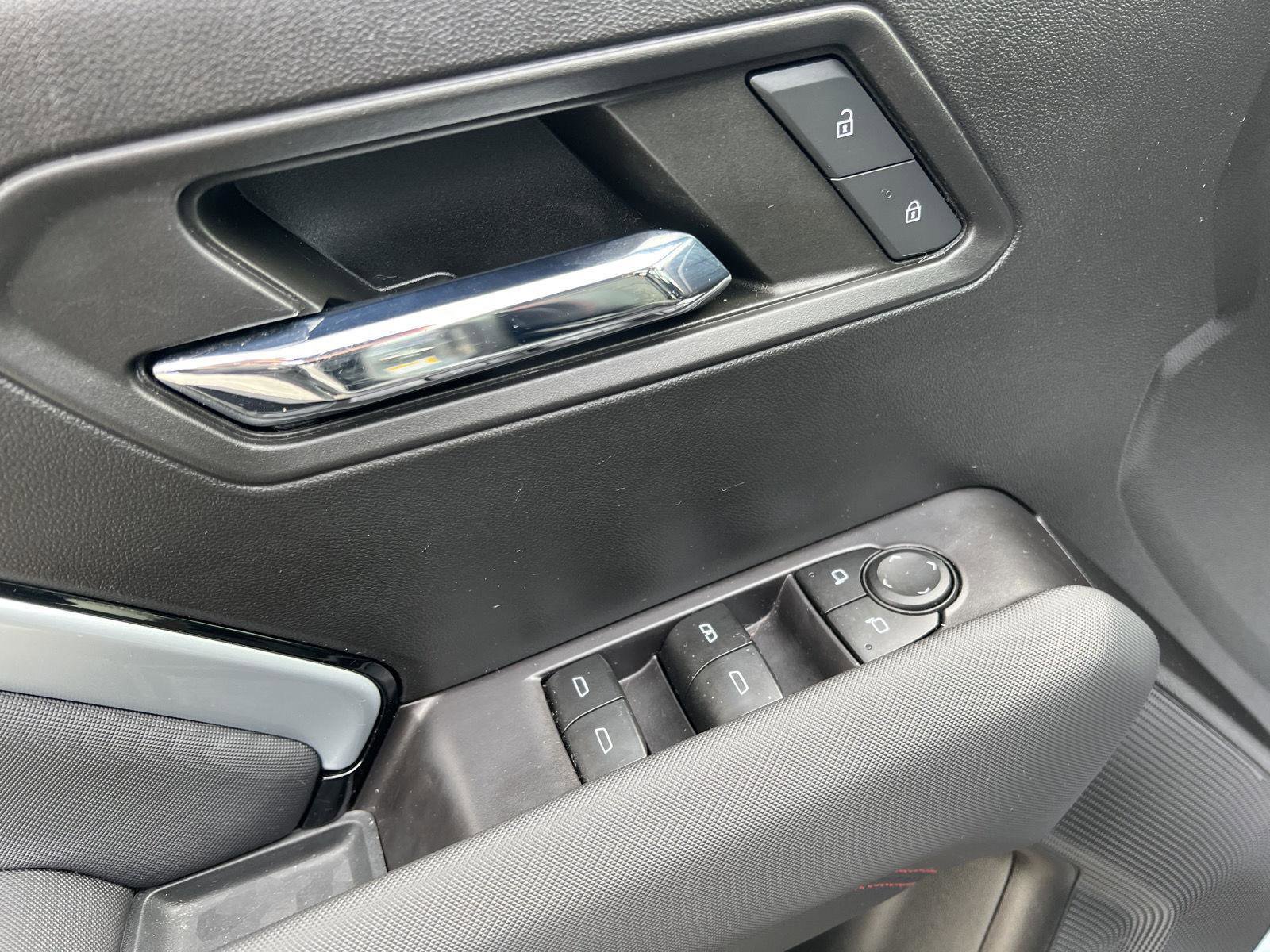 Used 2023 Chevrolet Colorado Z71 w/ Advanced Trailering Package image 15