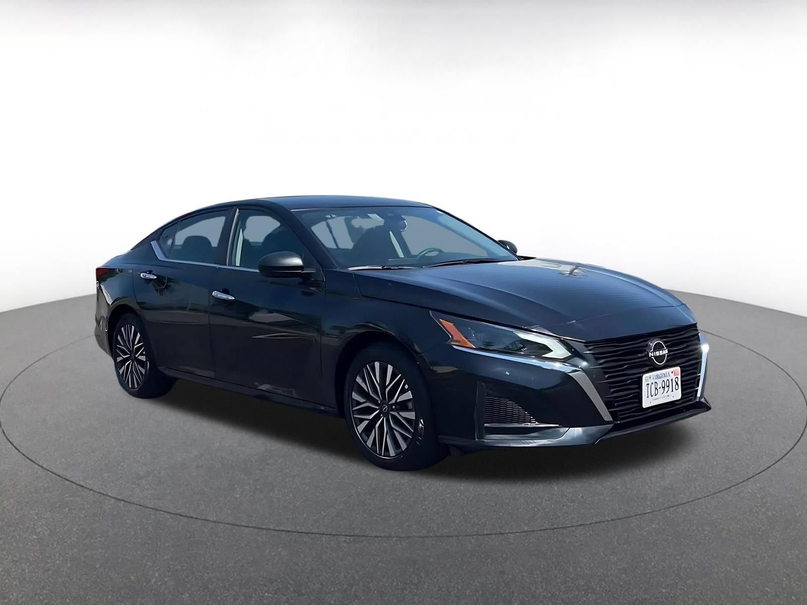 Used 2025 Nissan Altima 2.5 SV FWD image 3