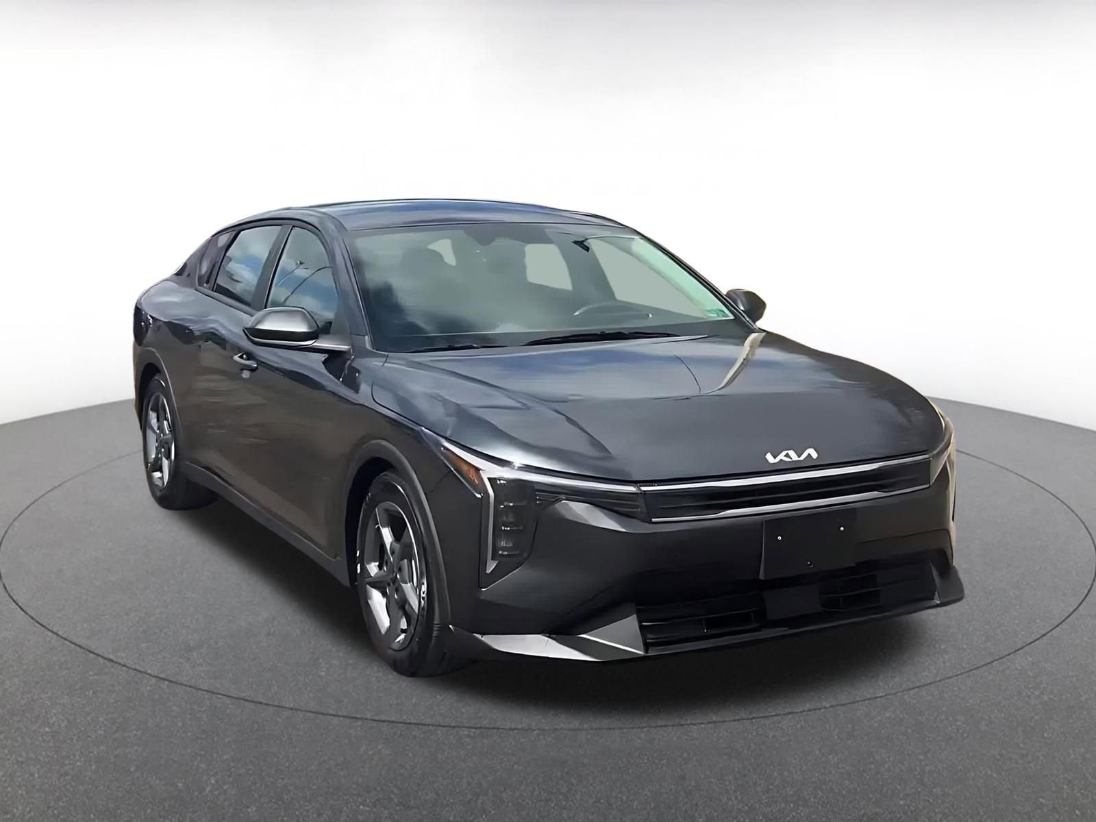 Used 2025 Kia K4 LXS image 3