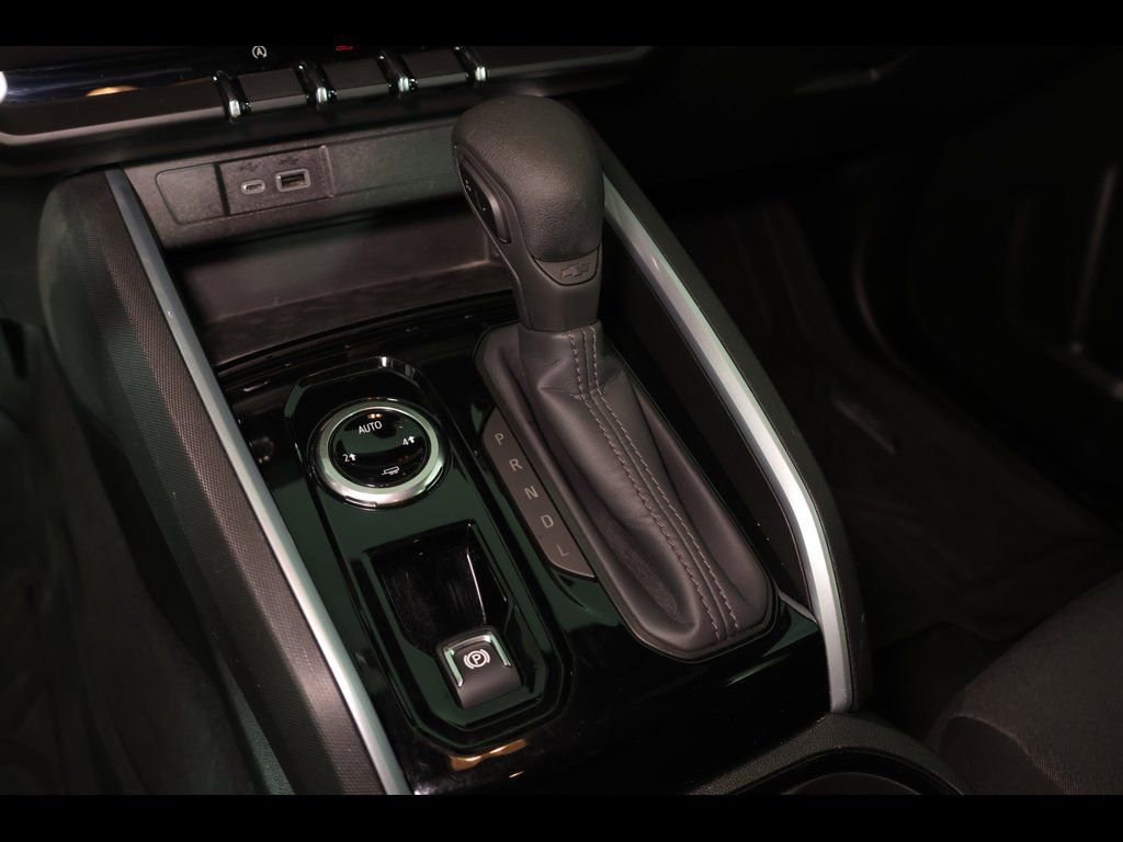 Used 2025 Chevrolet Colorado W/T w/ WT Custom Package image 27