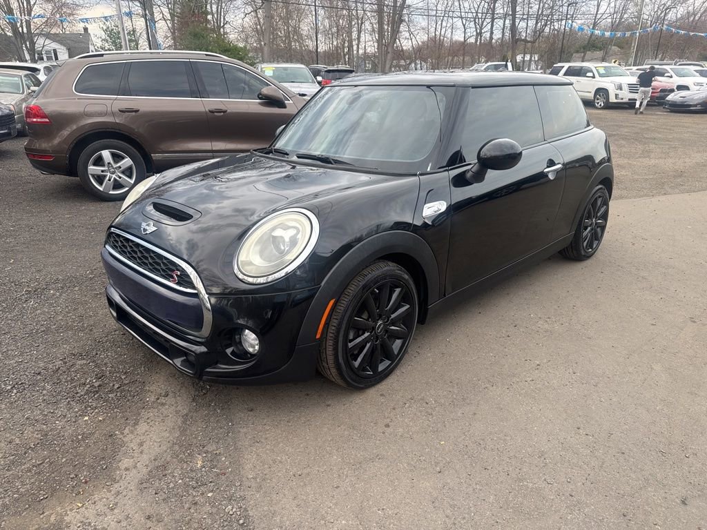 Used 2018 MINI Cooper S image 1
