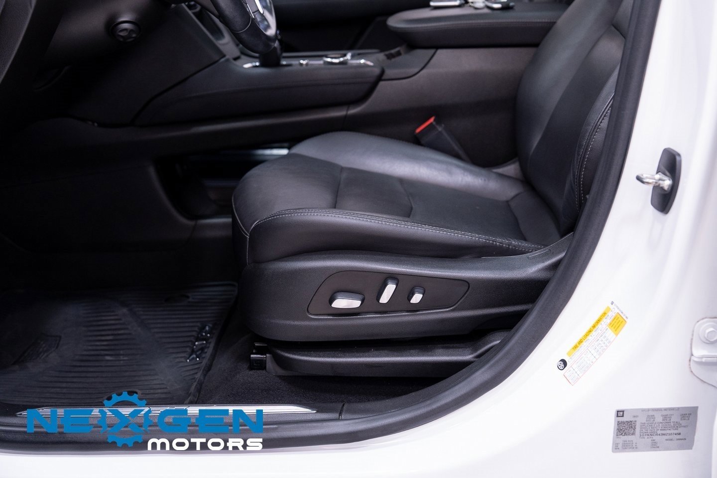 Used 2021 Cadillac XT5 Premium Luxury image 29