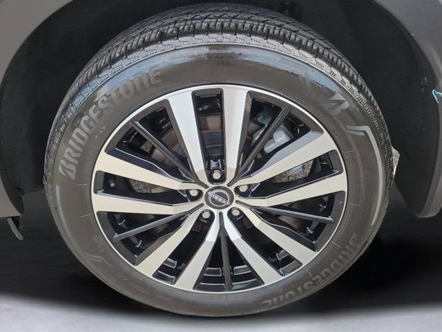 Used 2024 Nissan Pathfinder Platinum w/ Black Appearance Package FWD image 9
