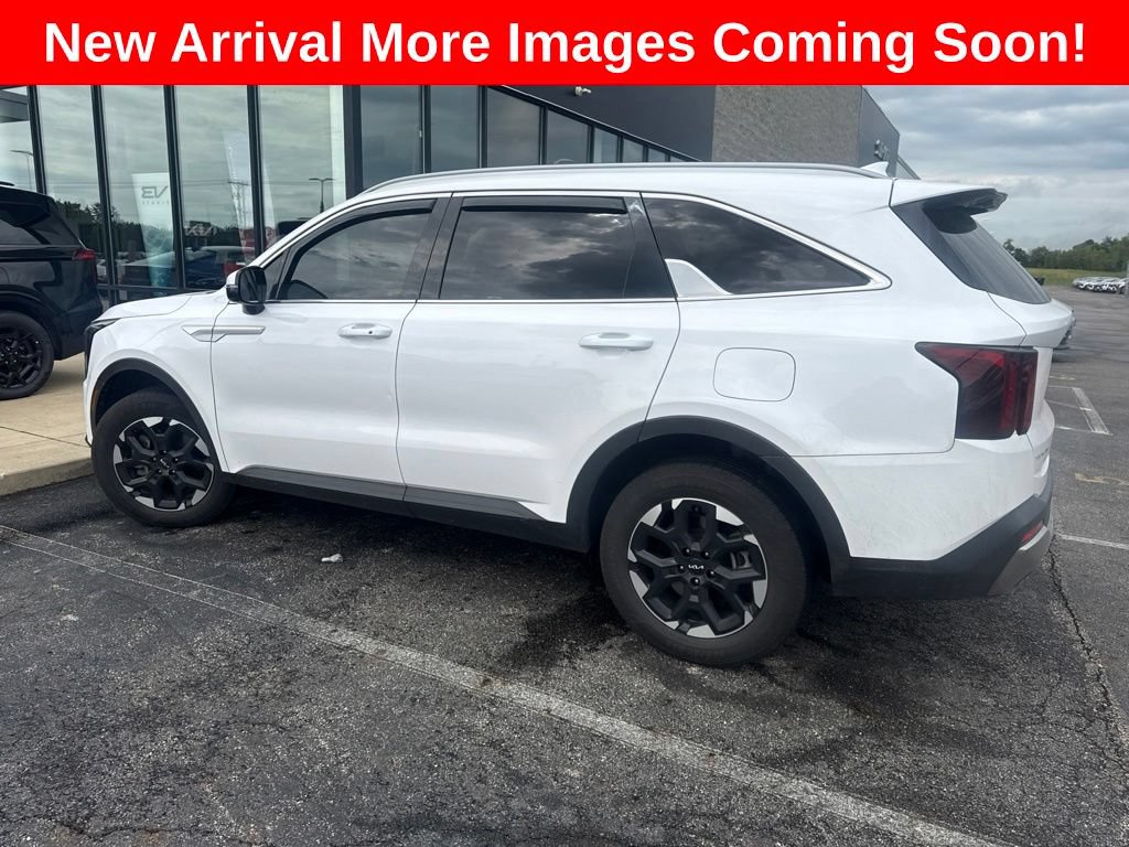 Used 2024 Kia Sorento S w/ Panoramic Sunroof Package