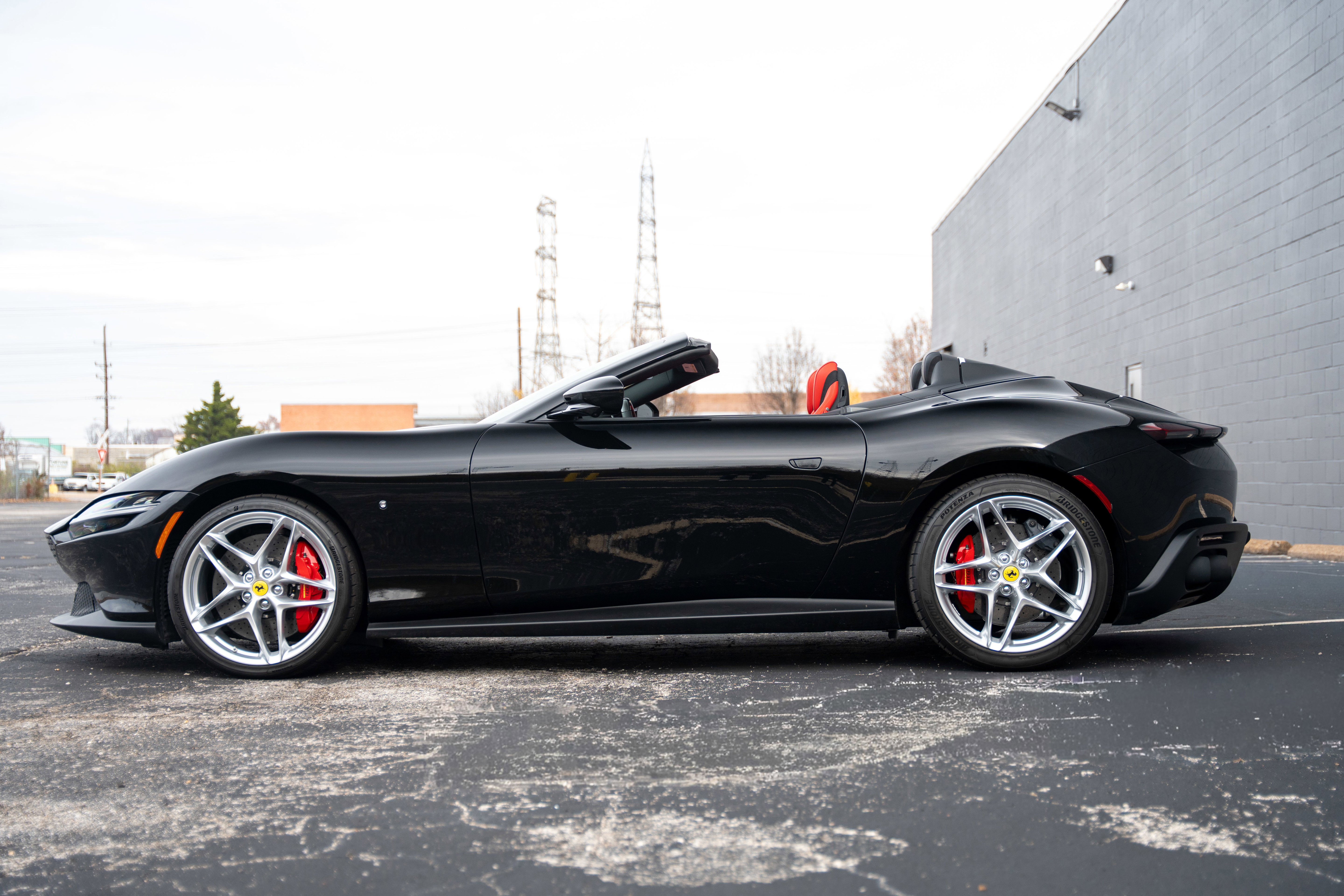 Used 2025 Ferrari Roma Spider RWD image 16