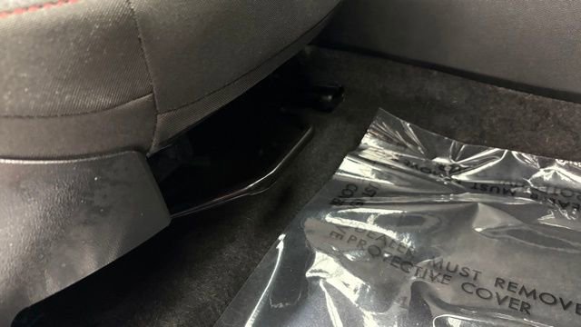 Used 2024 Chevrolet Trax RS w/ Sunroof Package FWD image 23